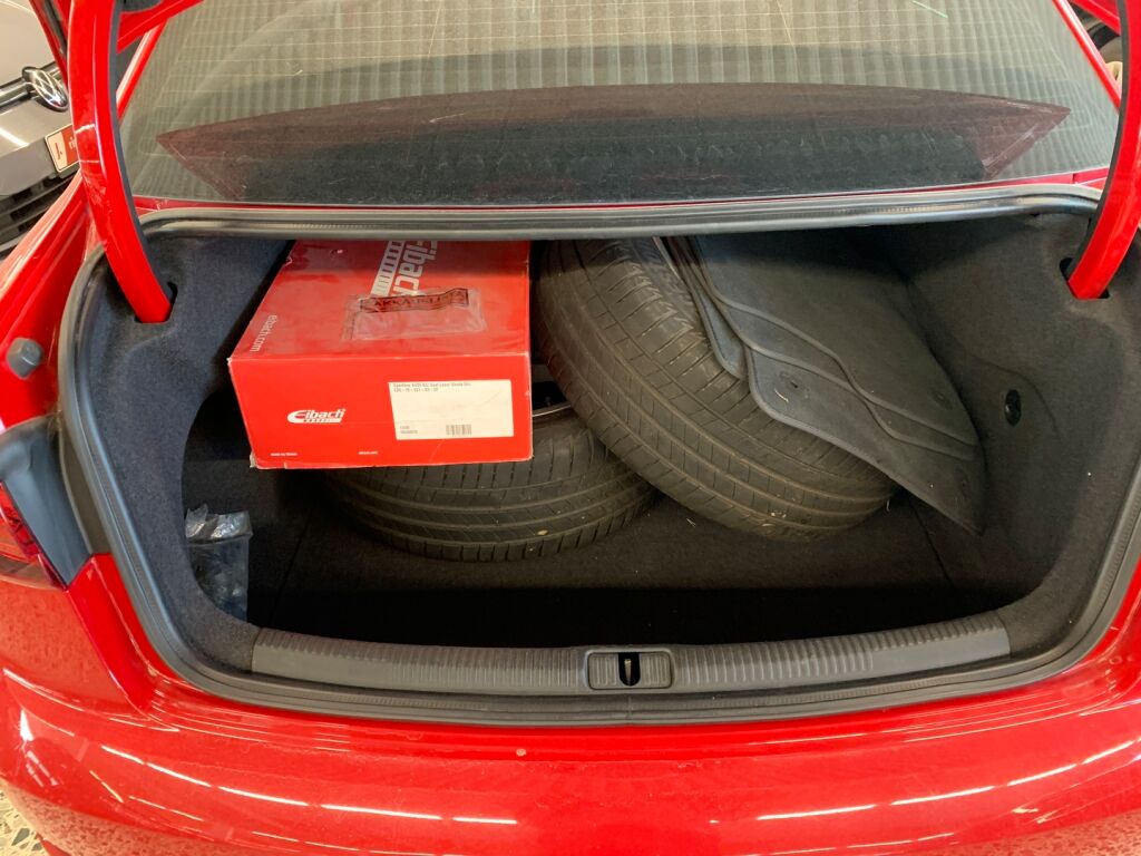 Audi A3 2018 Punainen