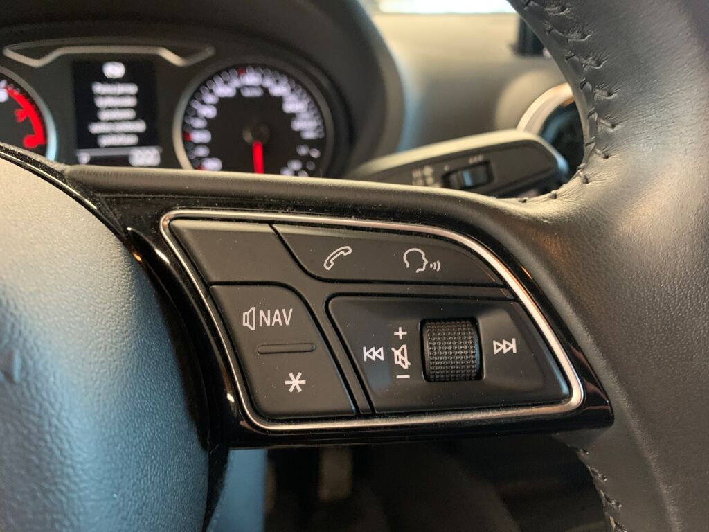 Audi A3 2018 Punainen