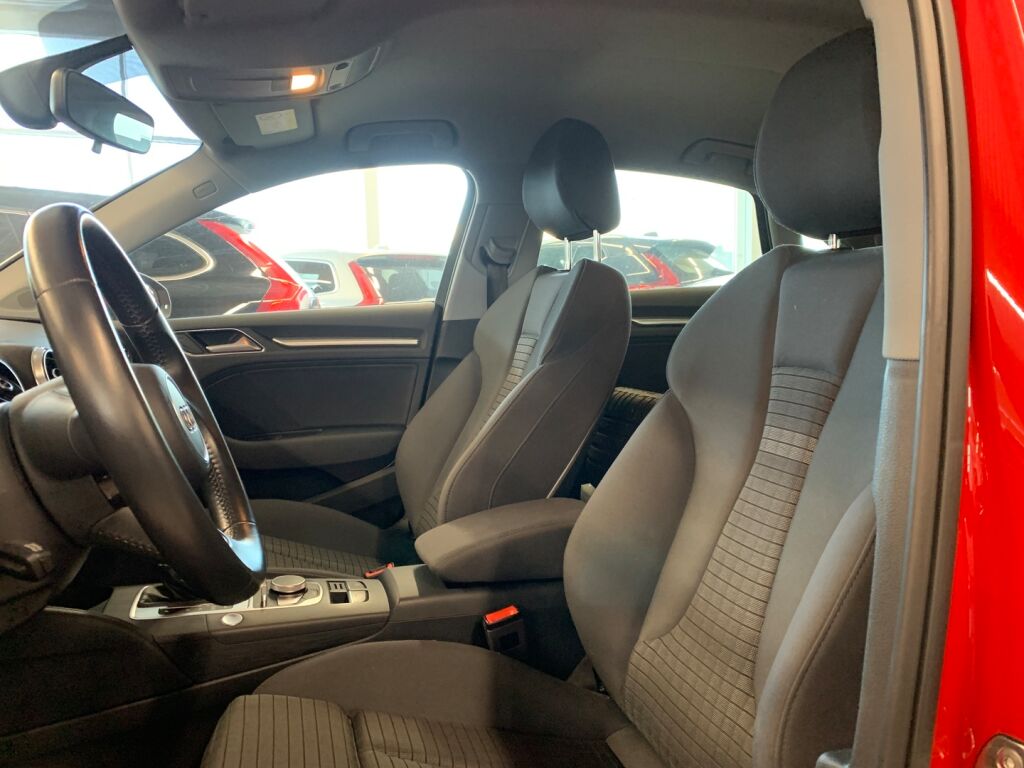 Audi A3 2018 Punainen