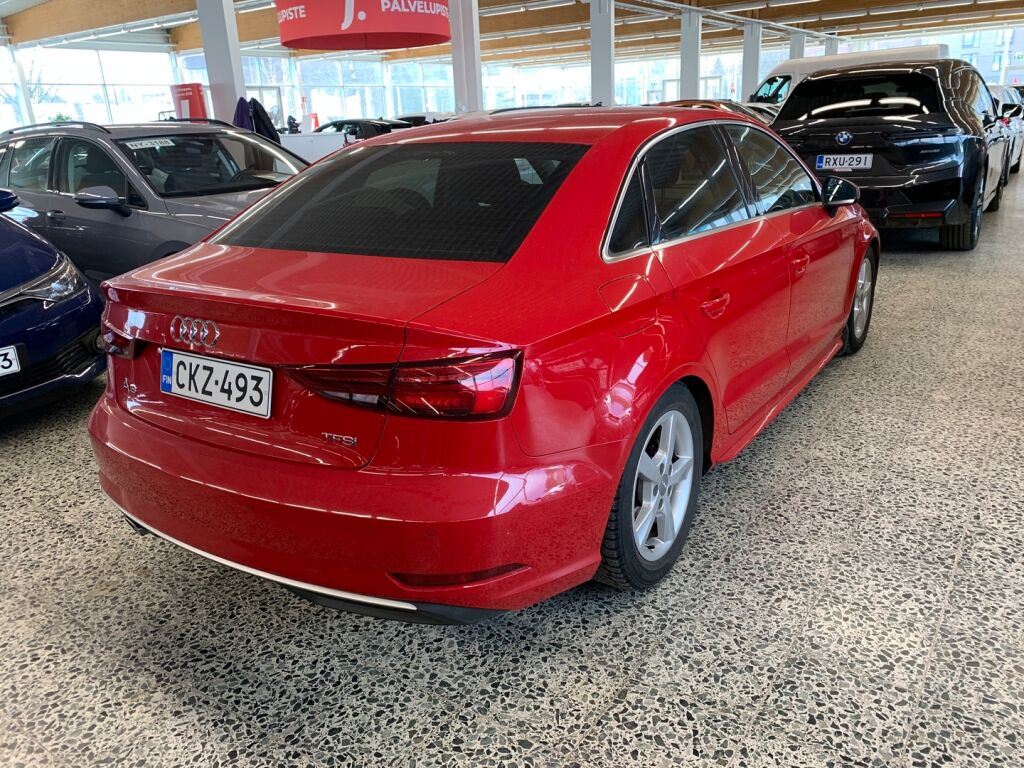Audi A3 2018 Punainen