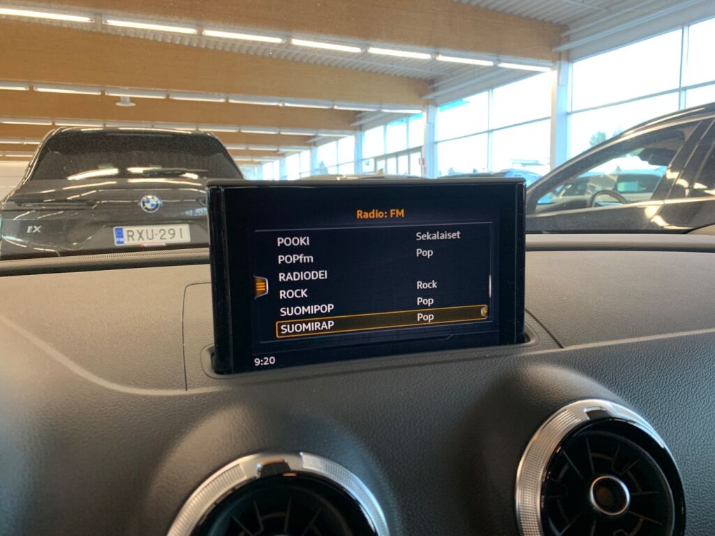 Audi A3 2018 Punainen