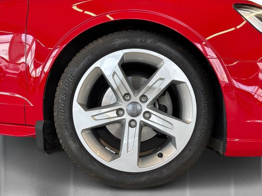 Audi A3 2018 Punainen