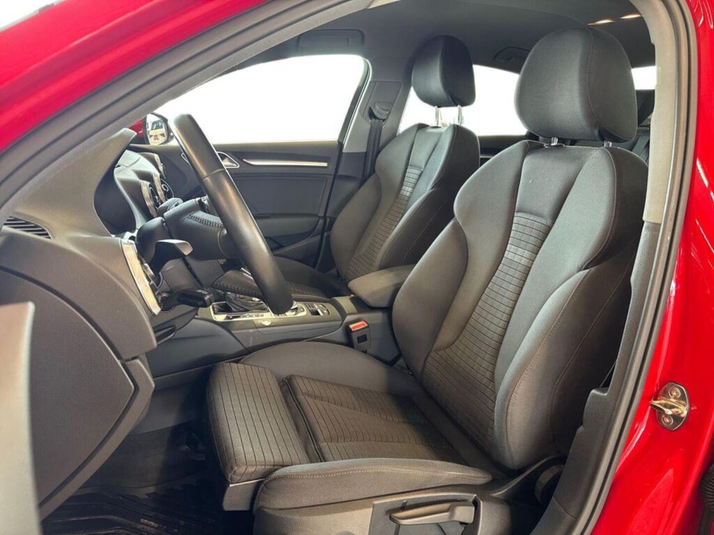 Audi A3 2018 Punainen