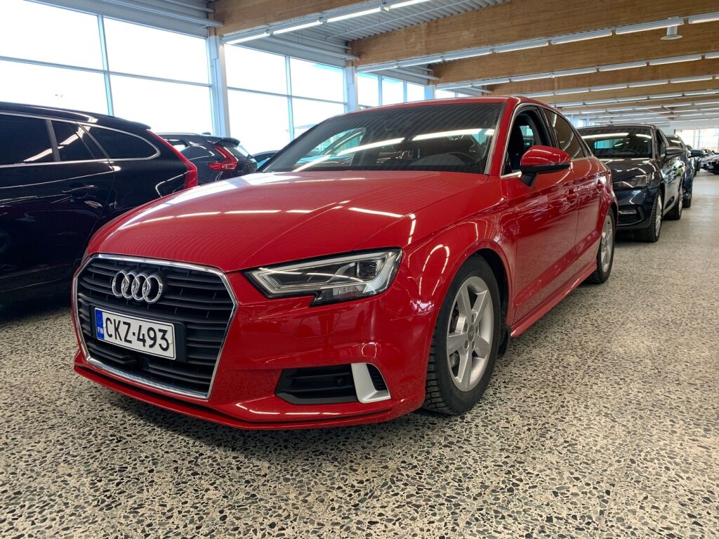 Audi A3 2018 Punainen
