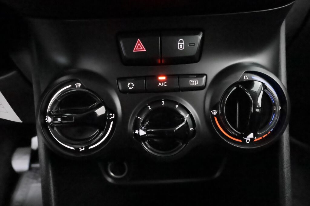 Peugeot 208 2017 Valkoinen