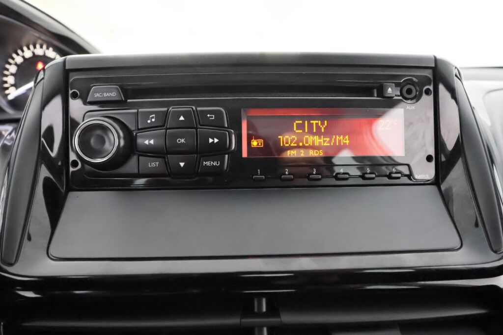 Peugeot 208 2017 Valkoinen