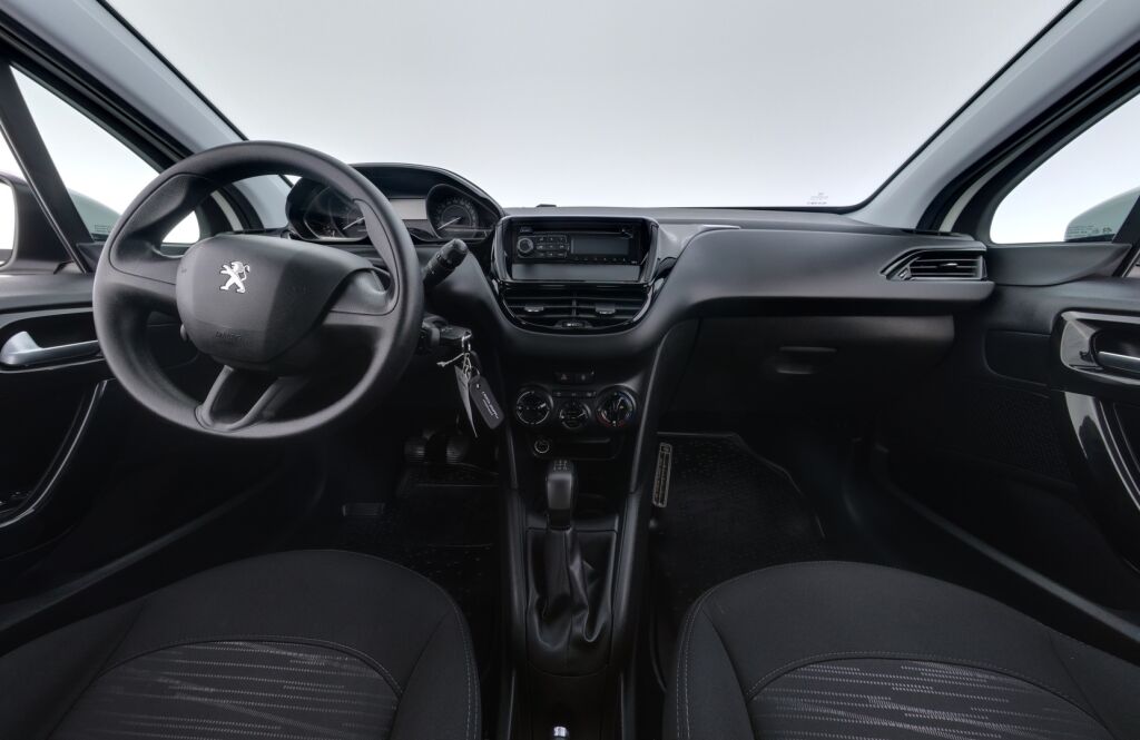 Peugeot 208 2017 Valkoinen