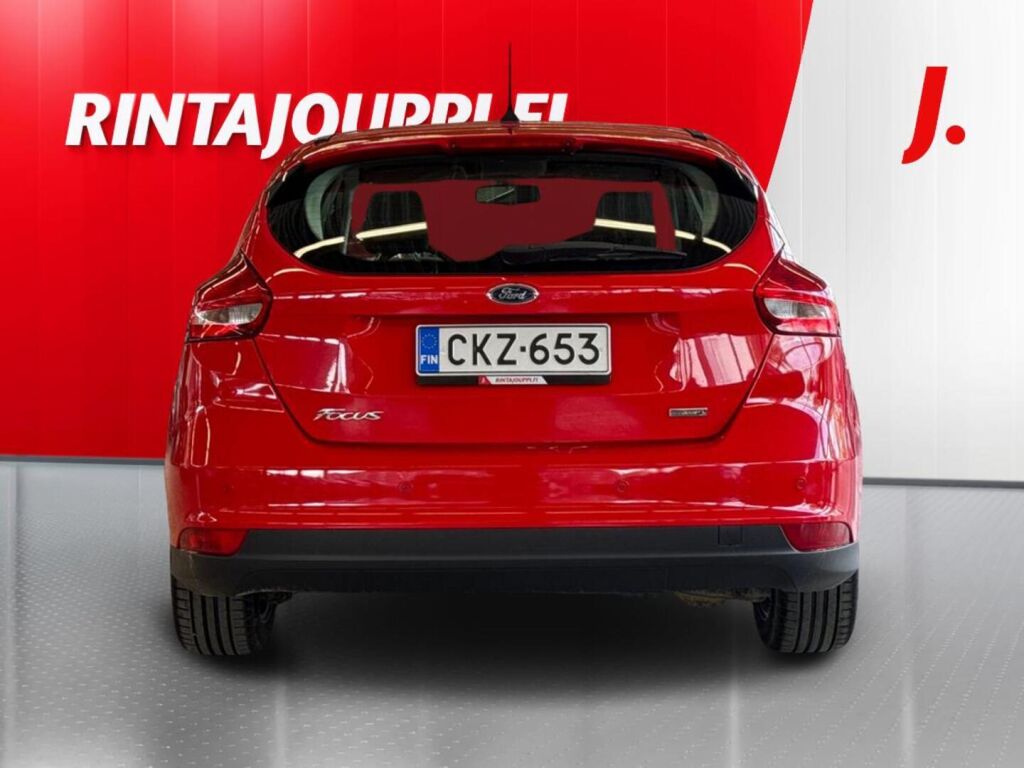 Ford Focus 2018 Punainen (Race Red)