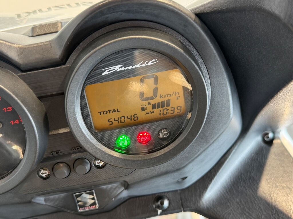 Suzuki GSF 2006 
