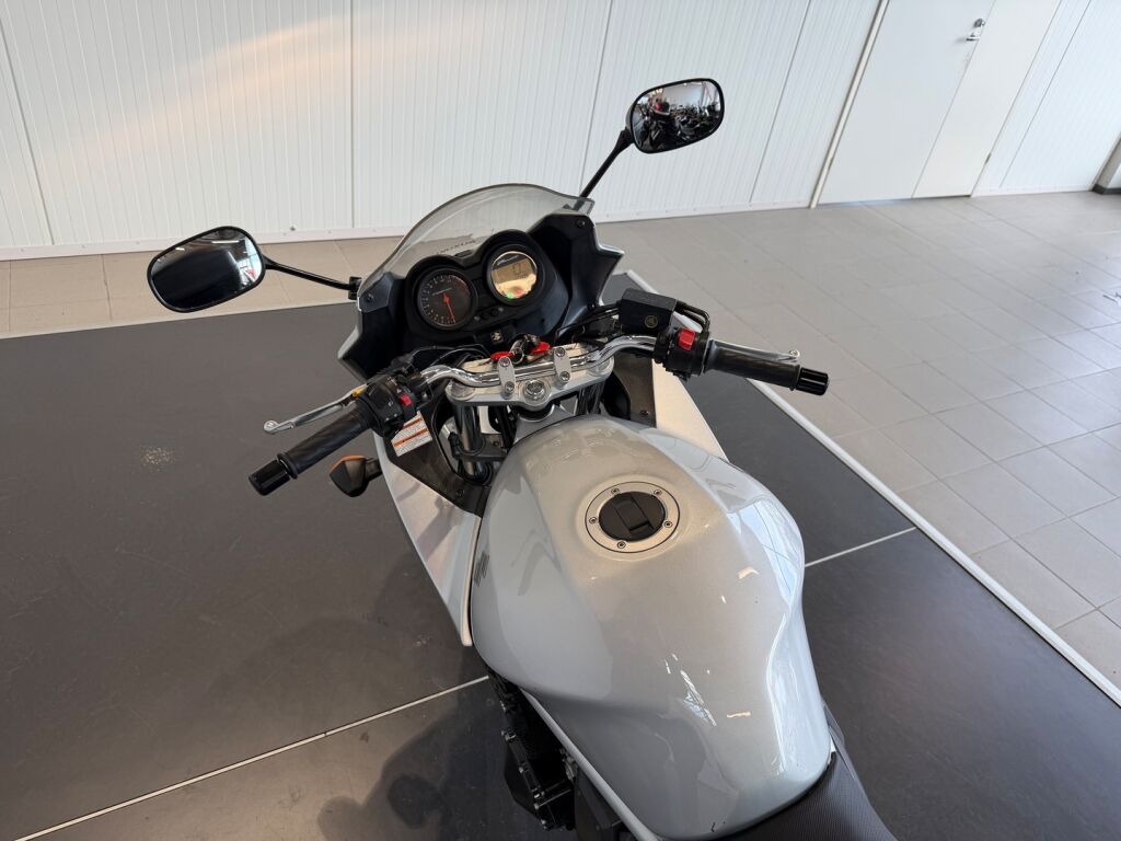 Suzuki GSF 2006 