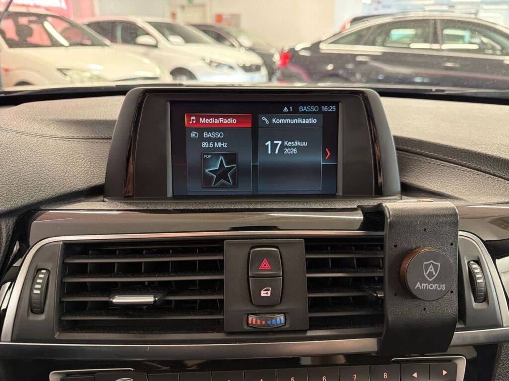 BMW 320 2018 Musta