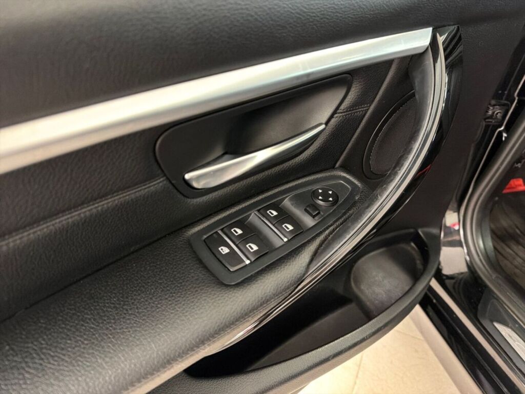 BMW 320 2018 Musta