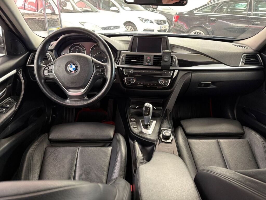 BMW 320 2018 Musta