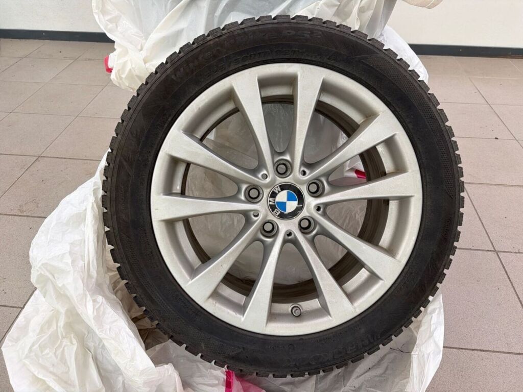 BMW 320 2018 Musta
