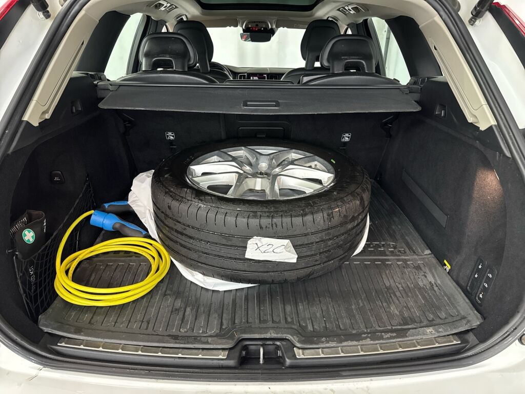 Volvo XC60 2018 Valkoinen