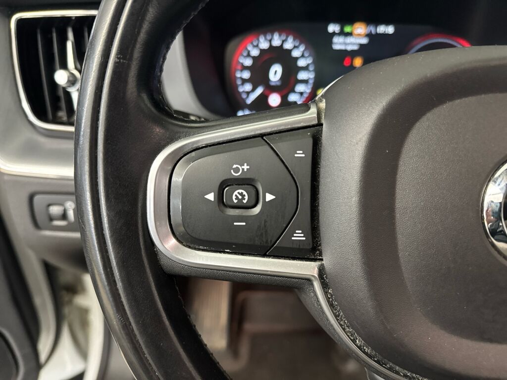 Volvo XC60 2018 Valkoinen