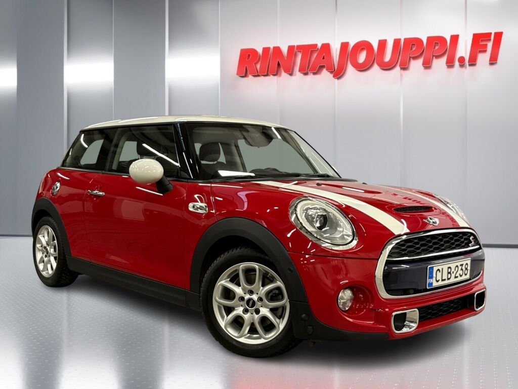 Mini Hatchback 2017 Punainen