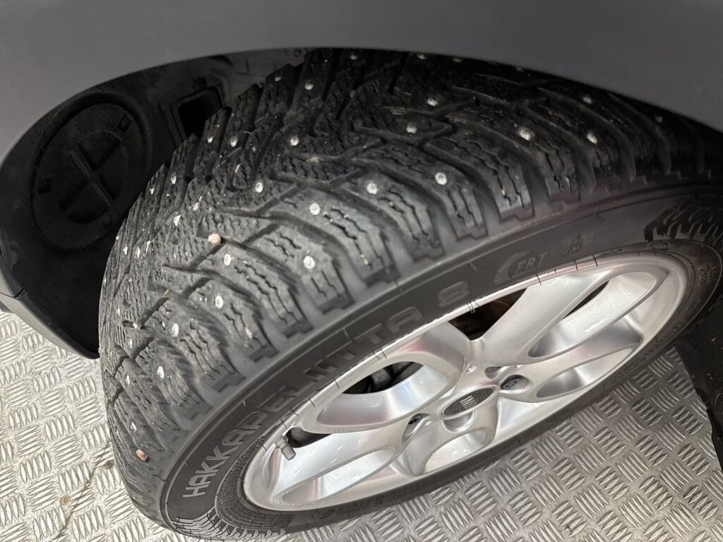 Mini Hatchback 2017 Punainen