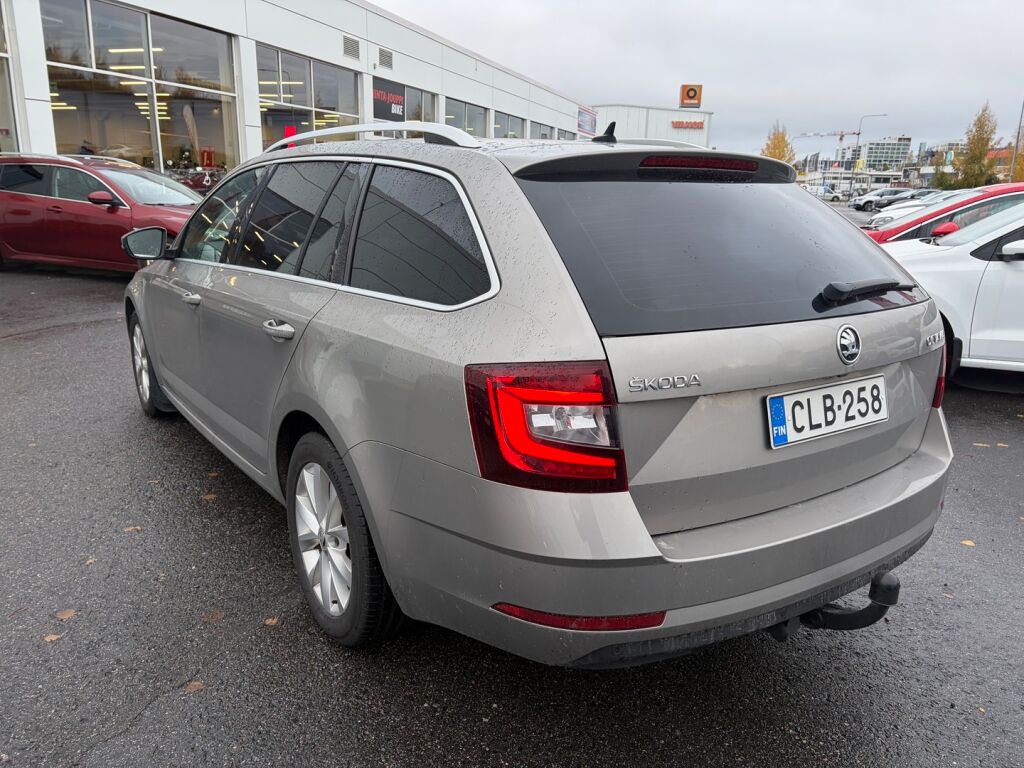 Skoda Octavia 2018 Ruskea (beige)