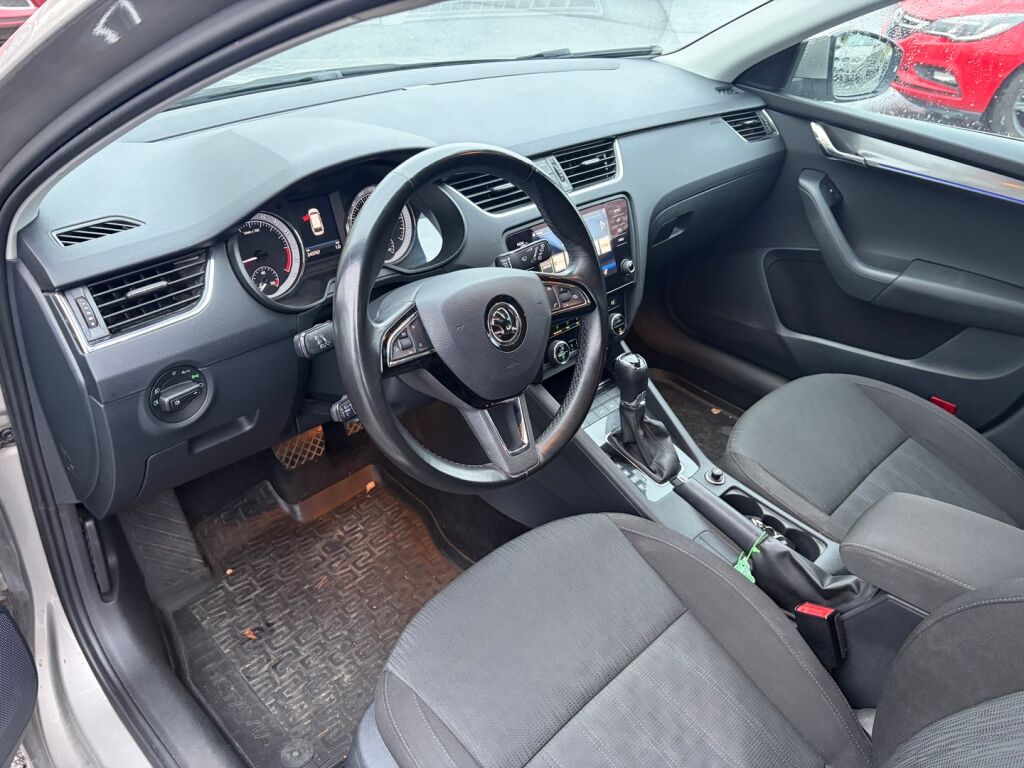 Skoda Octavia 2018 Ruskea (beige)