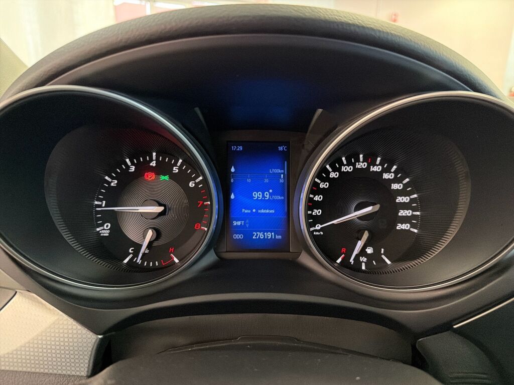 Toyota Avensis 2017 Harmaa