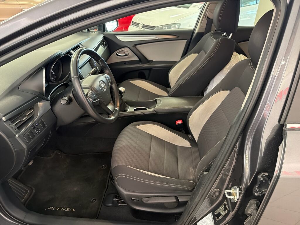 Toyota Avensis 2017 Harmaa