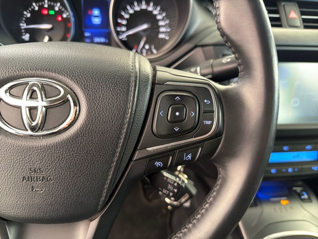 Toyota Avensis 2017 Harmaa