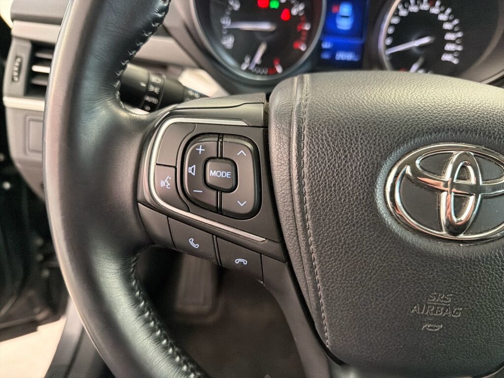 Toyota Avensis 2017 Harmaa