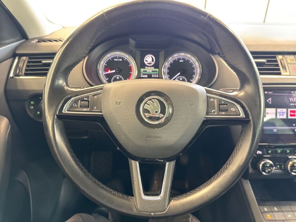 Skoda Octavia 2018 Musta