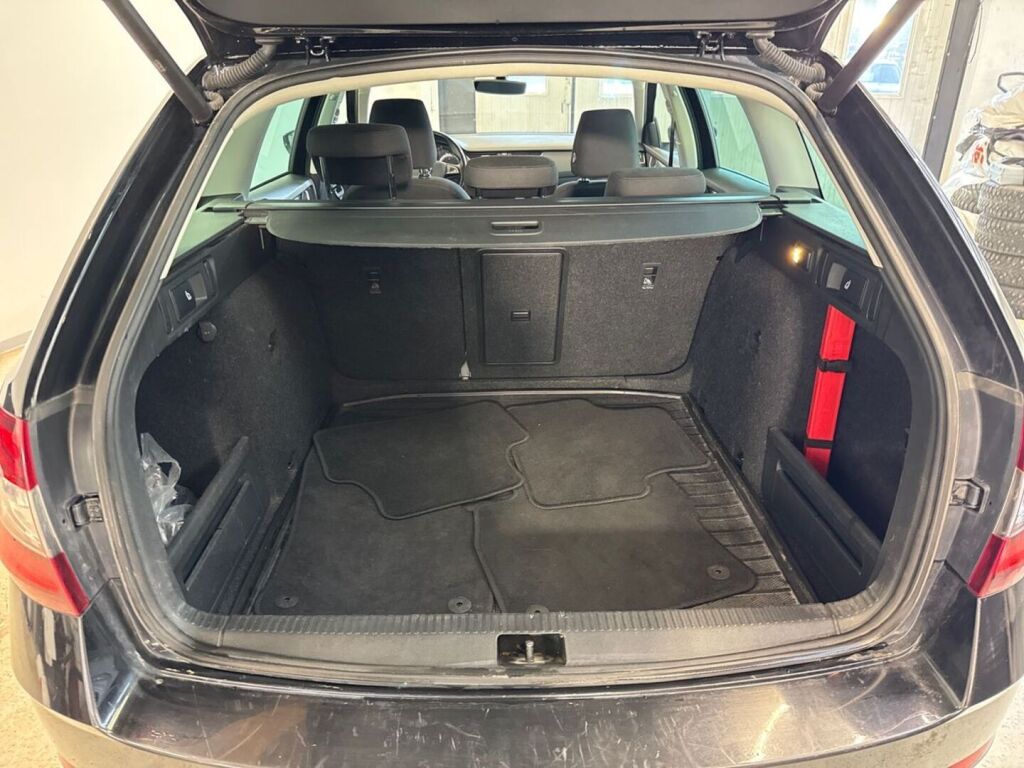 Skoda Octavia 2018 Musta