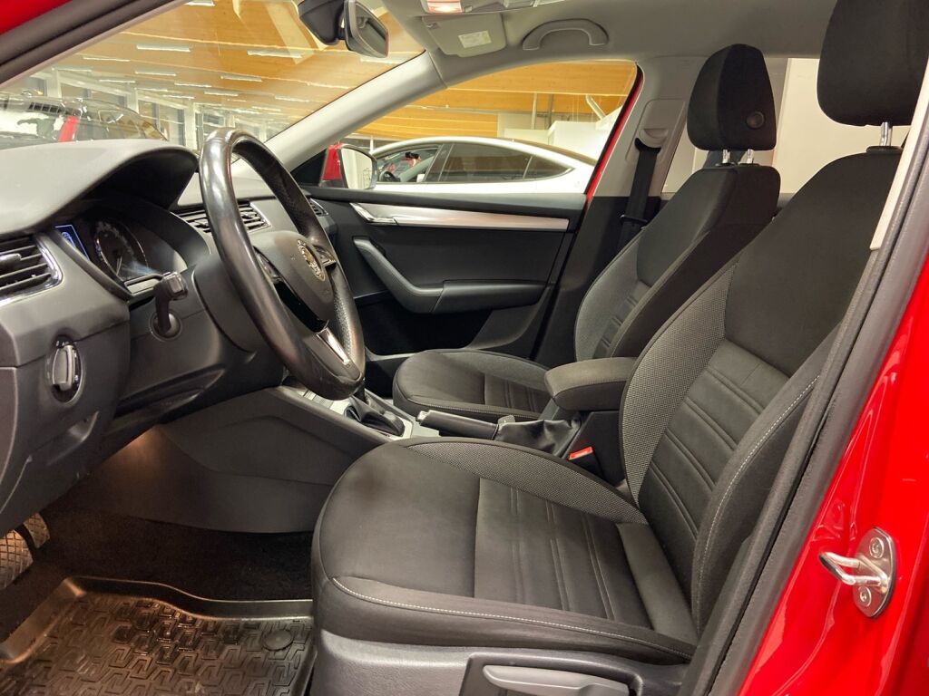 Skoda Octavia 2017 Punainen