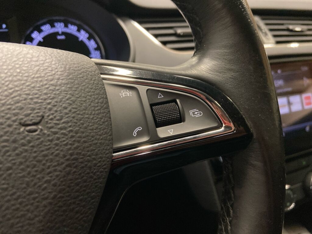 Skoda Octavia 2017 Punainen