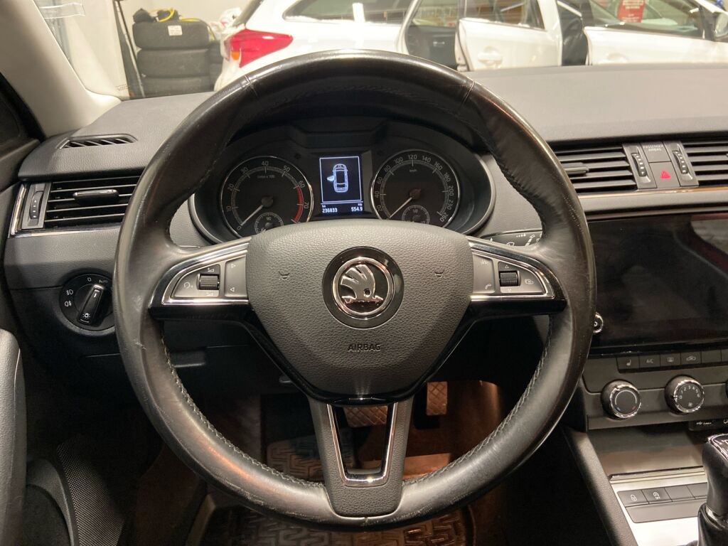 Skoda Octavia 2017 Punainen