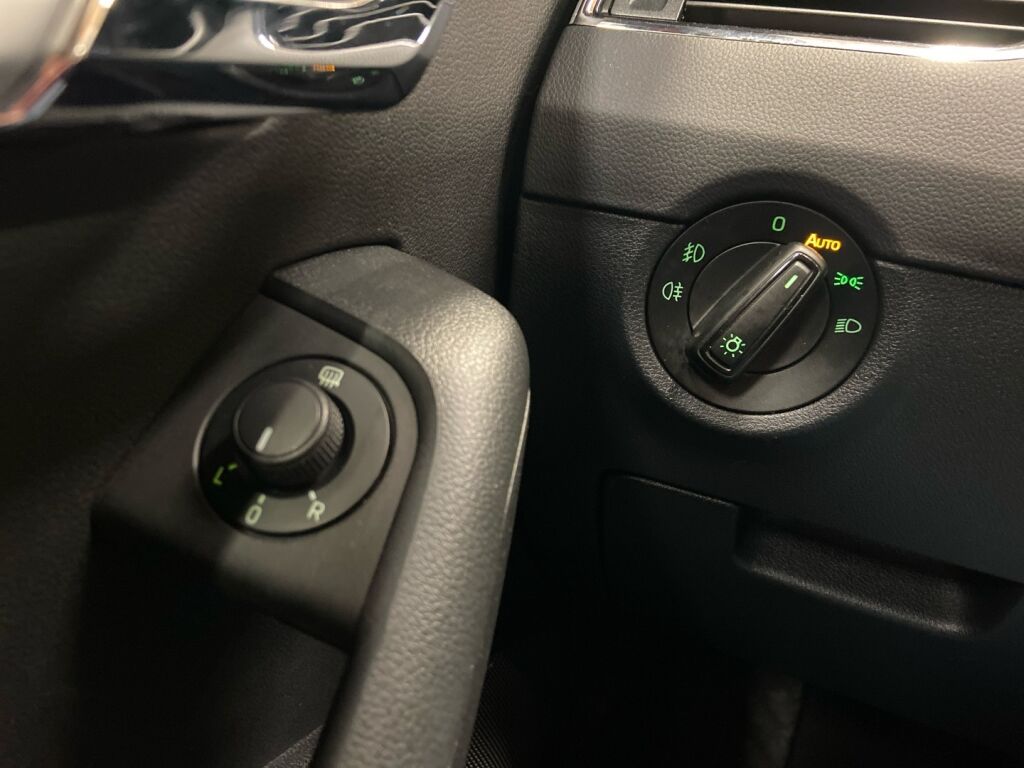 Skoda Octavia 2017 Punainen