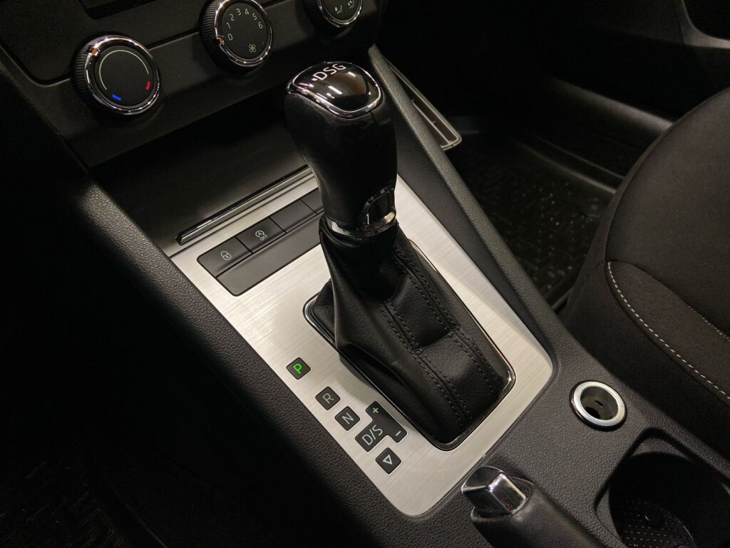 Skoda Octavia 2017 Punainen