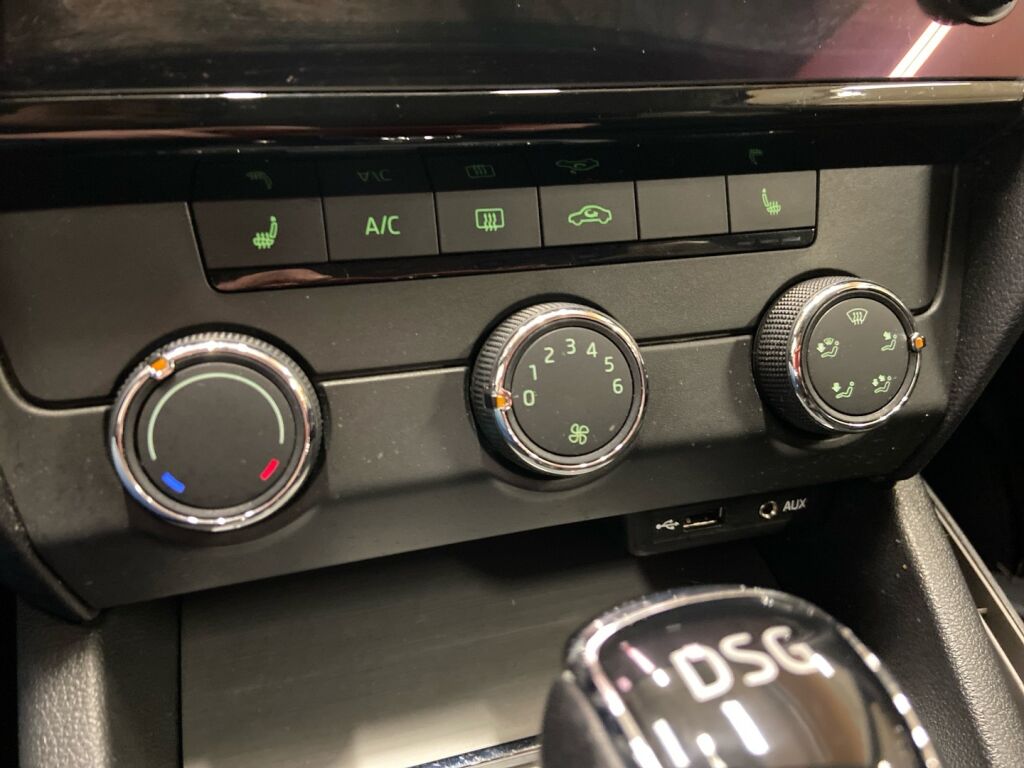 Skoda Octavia 2017 Punainen