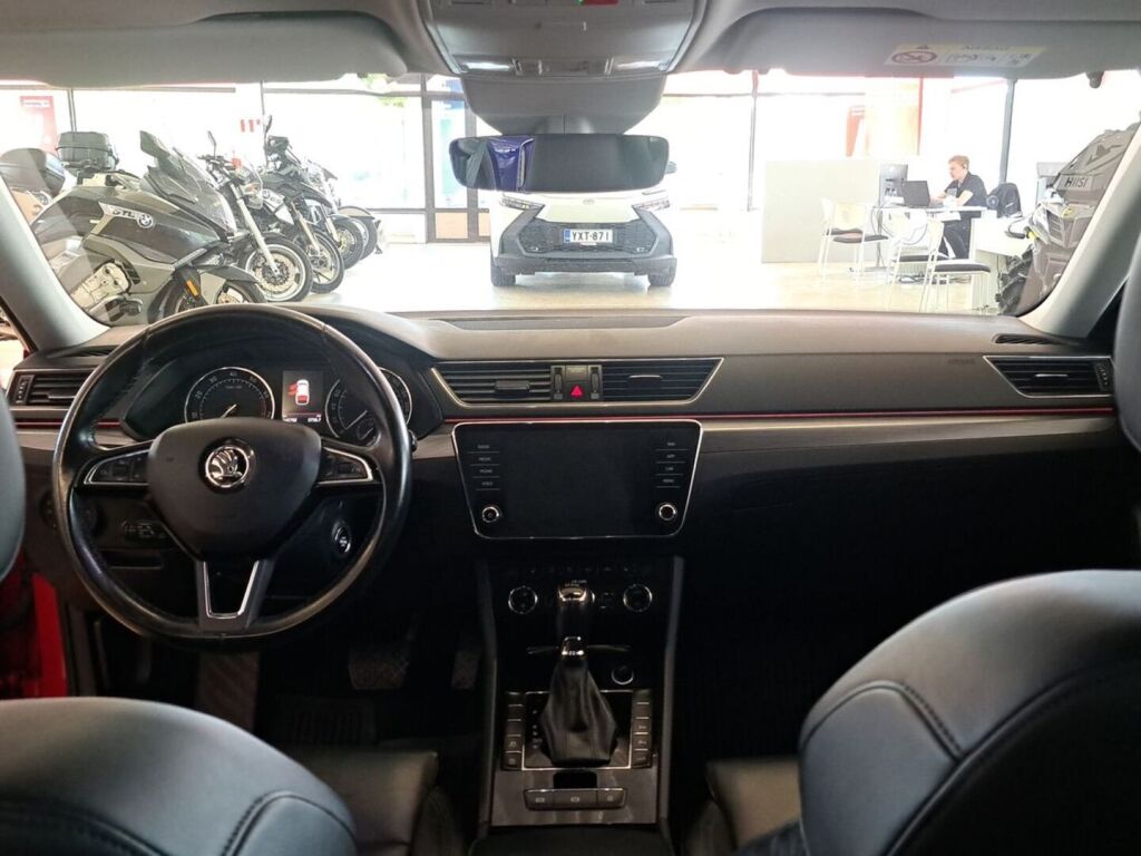 Skoda Superb 2018 Sininen
