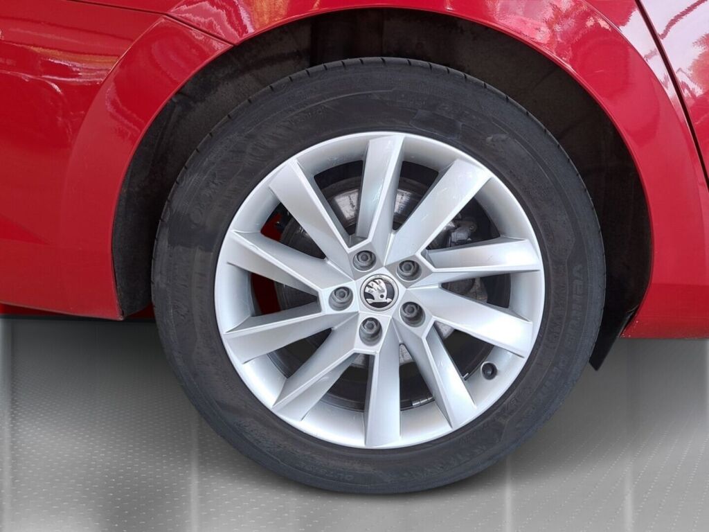 Skoda Superb 2018 Sininen