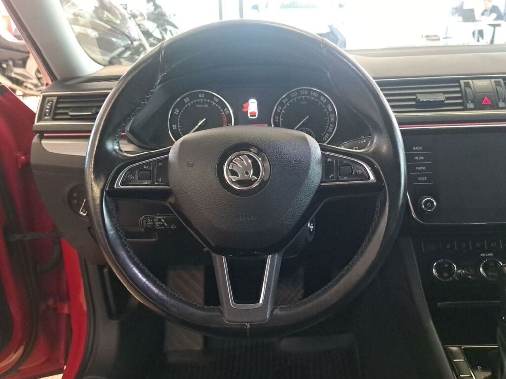 Skoda Superb 2018 Sininen