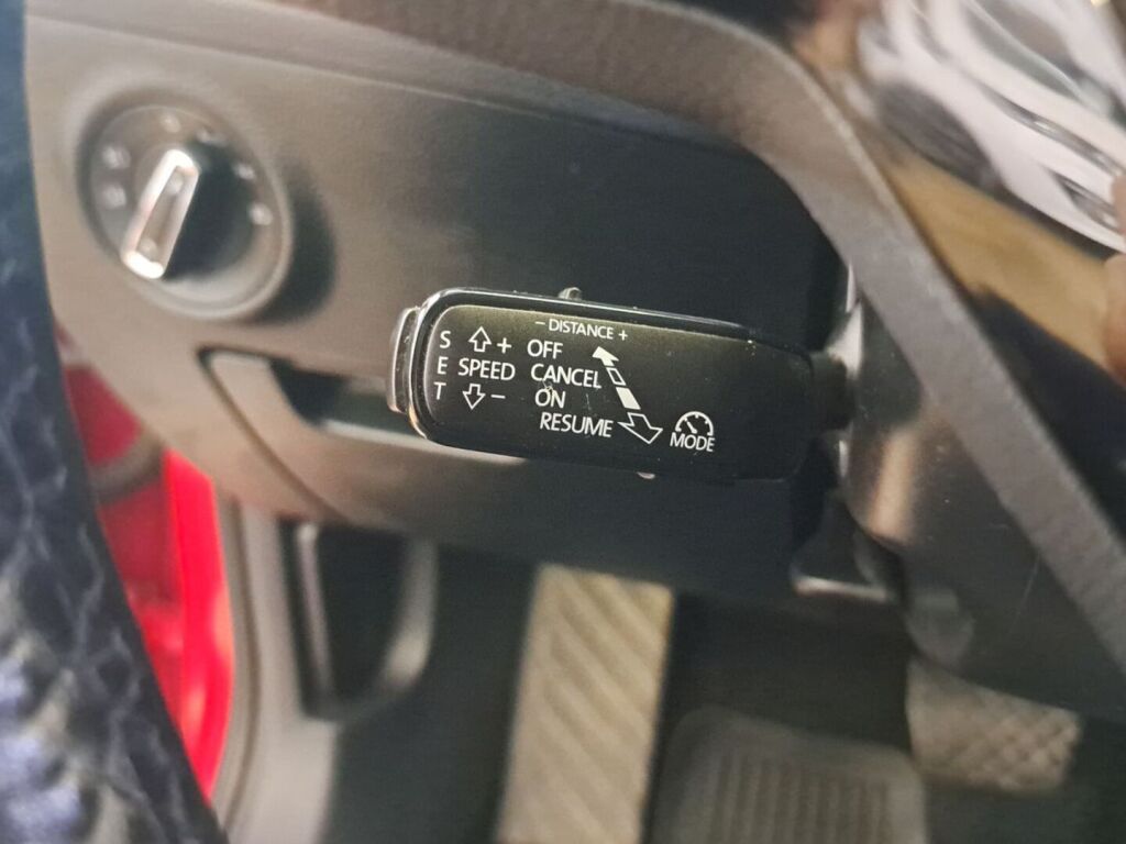 Skoda Superb 2018 Sininen