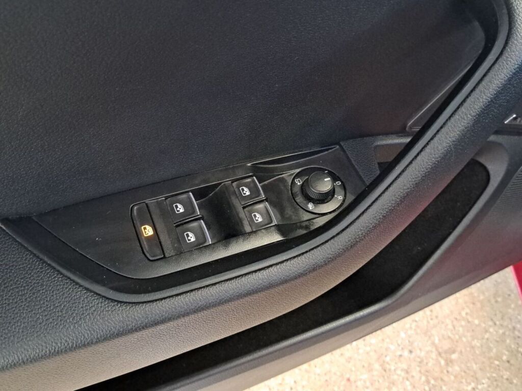 Skoda Superb 2018 Sininen