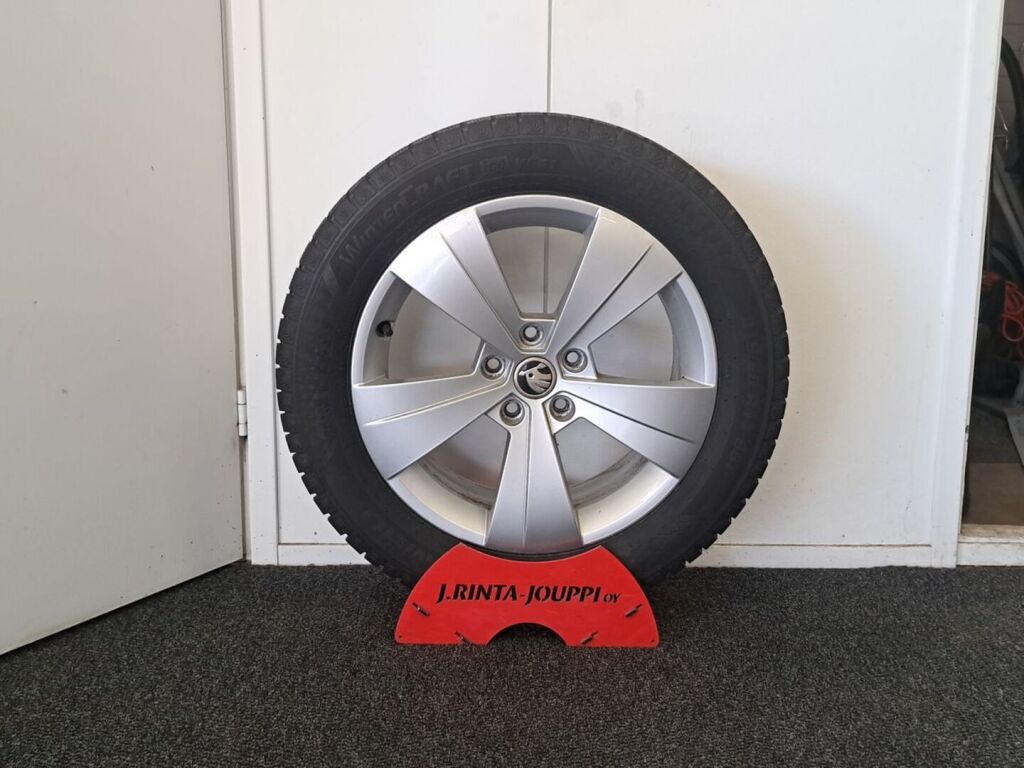 Skoda Superb 2018 Sininen