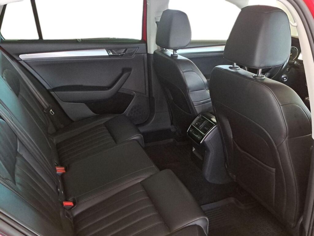 Skoda Superb 2018 Sininen