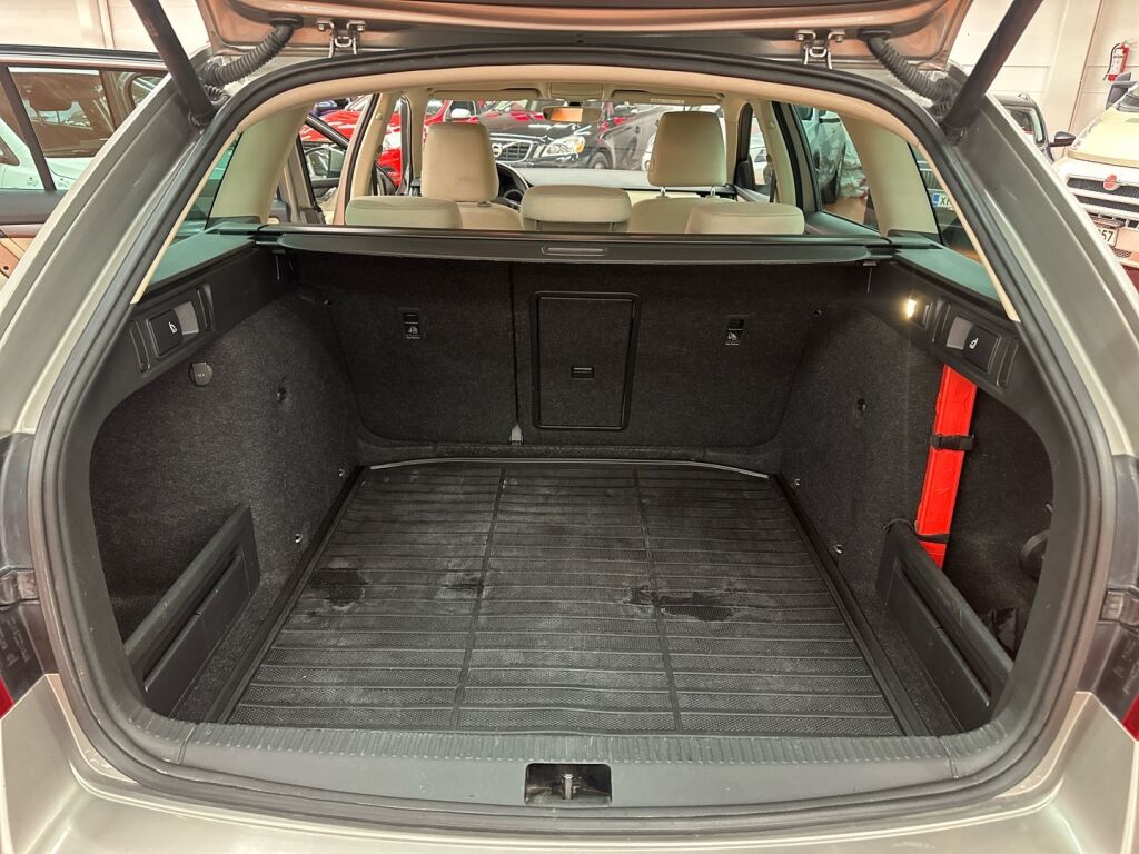 Skoda Octavia 2017 Ruskea (beige)