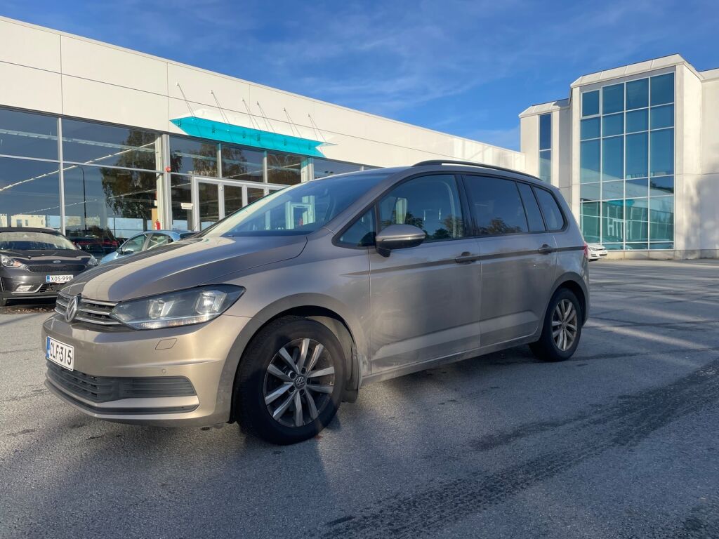 Volkswagen Touran 2017 Ruskea (beige)