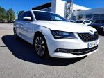 Skoda Superb 2018 Valkoinen