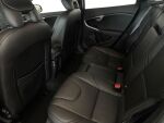 Volvo V40 2017 Musta