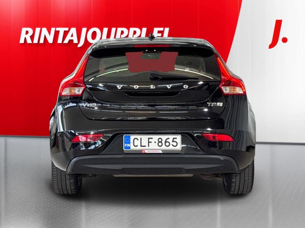 Volvo V40 2017 Musta