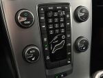 Volvo V40 2017 Musta
