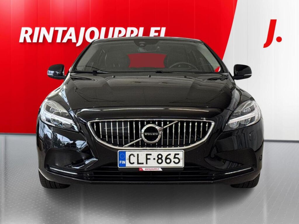Volvo V40 2017 Musta